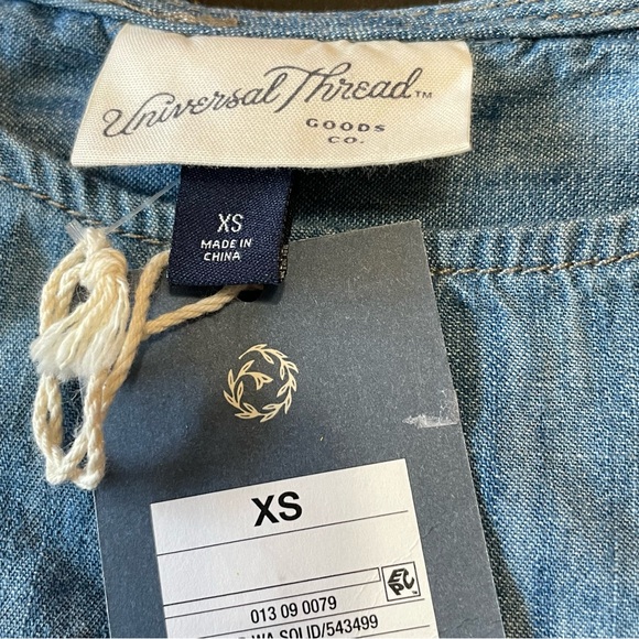 Universal Threads Women’s Chambray Denim Sleeveless Raw Hem Mini Dress Size XS - Picture 4 of 4